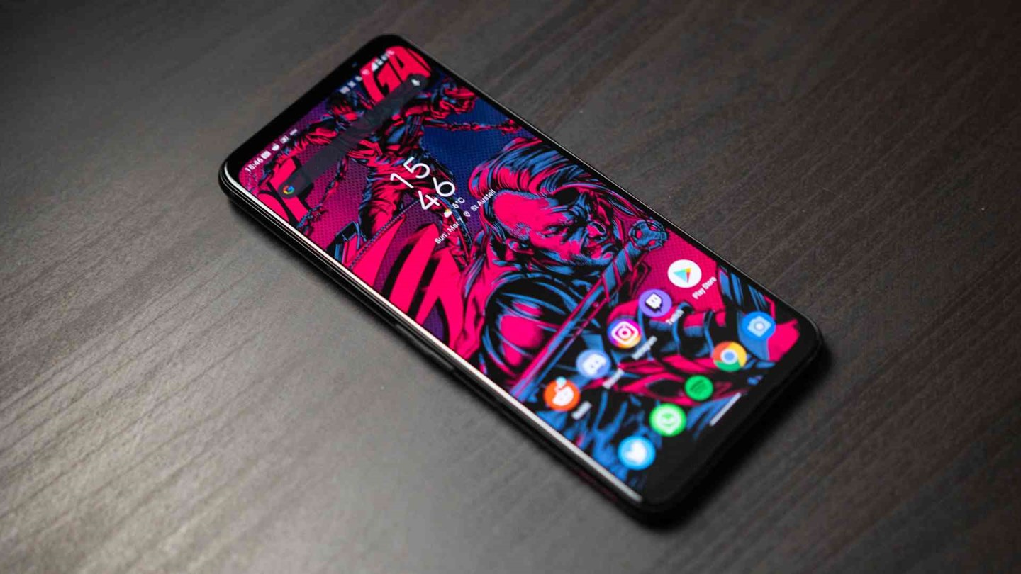 AMOLED dan IPS LCD