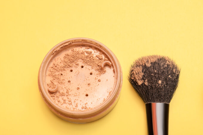 Bedak Tabur untuk Kulit Berminyak