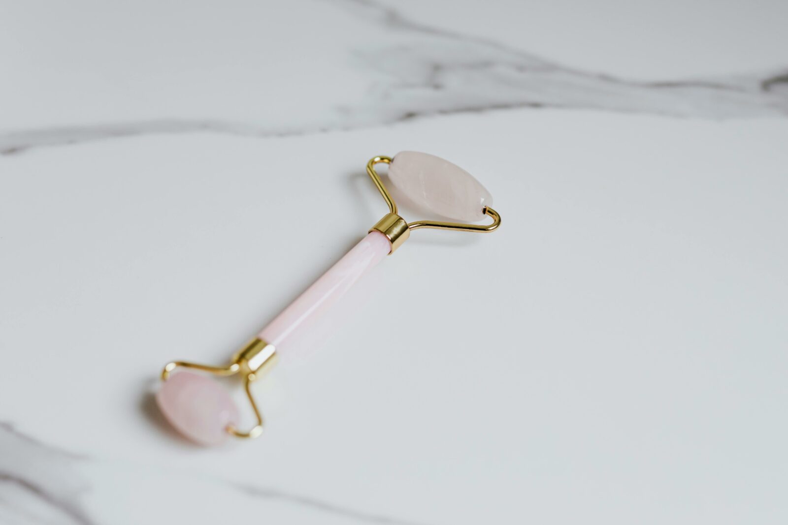 Cara Menggunakan Jade Roller