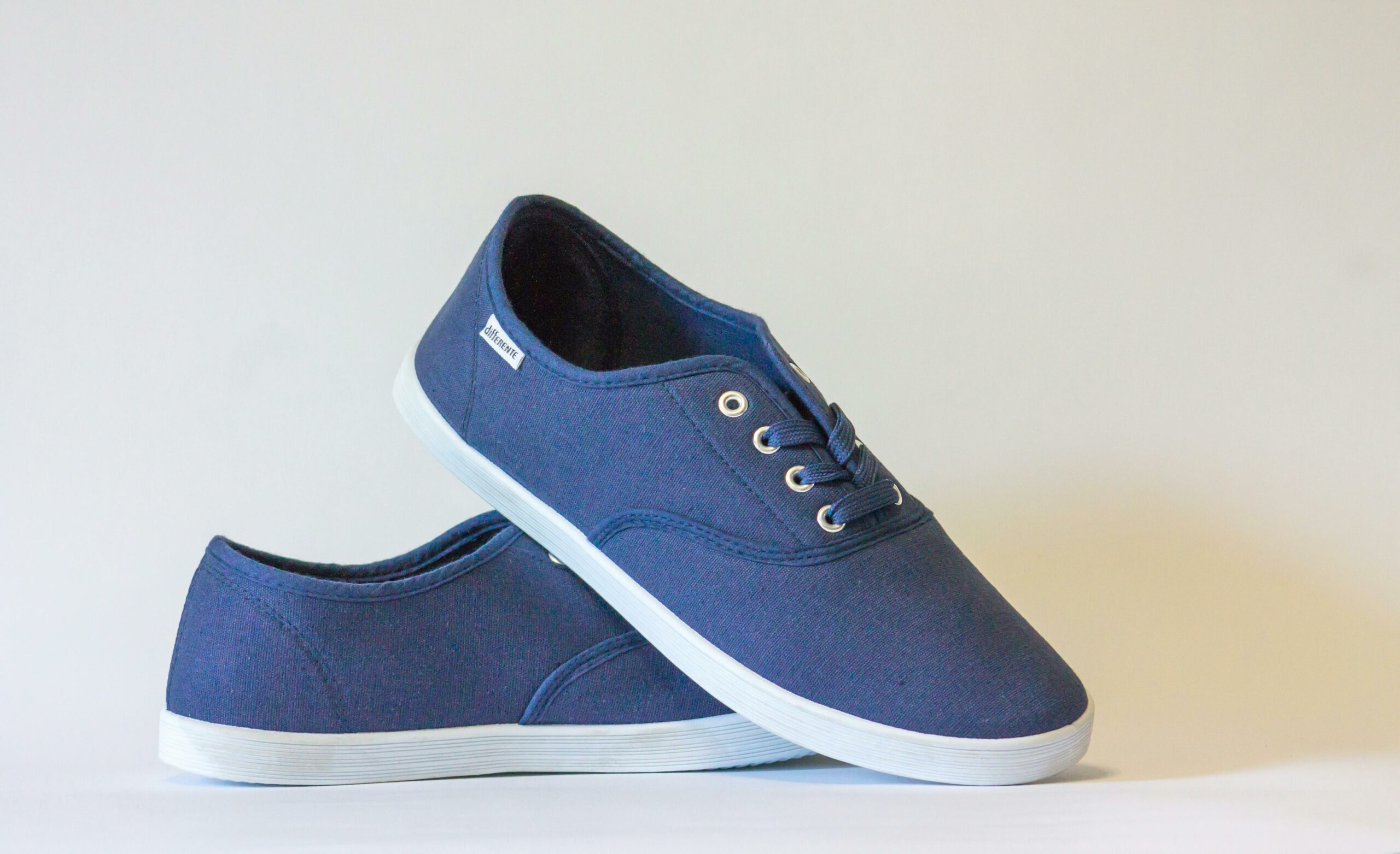 Sepatu Berjamur