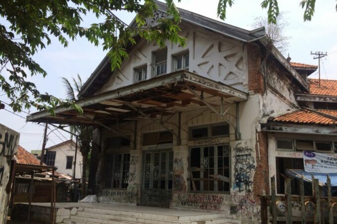 Misteri Gedung Kosong Bekas Kantor Pajak Bukit Duri, Penelusuran Horor di Balik Bangunan Belanda yang Bikin Merinding