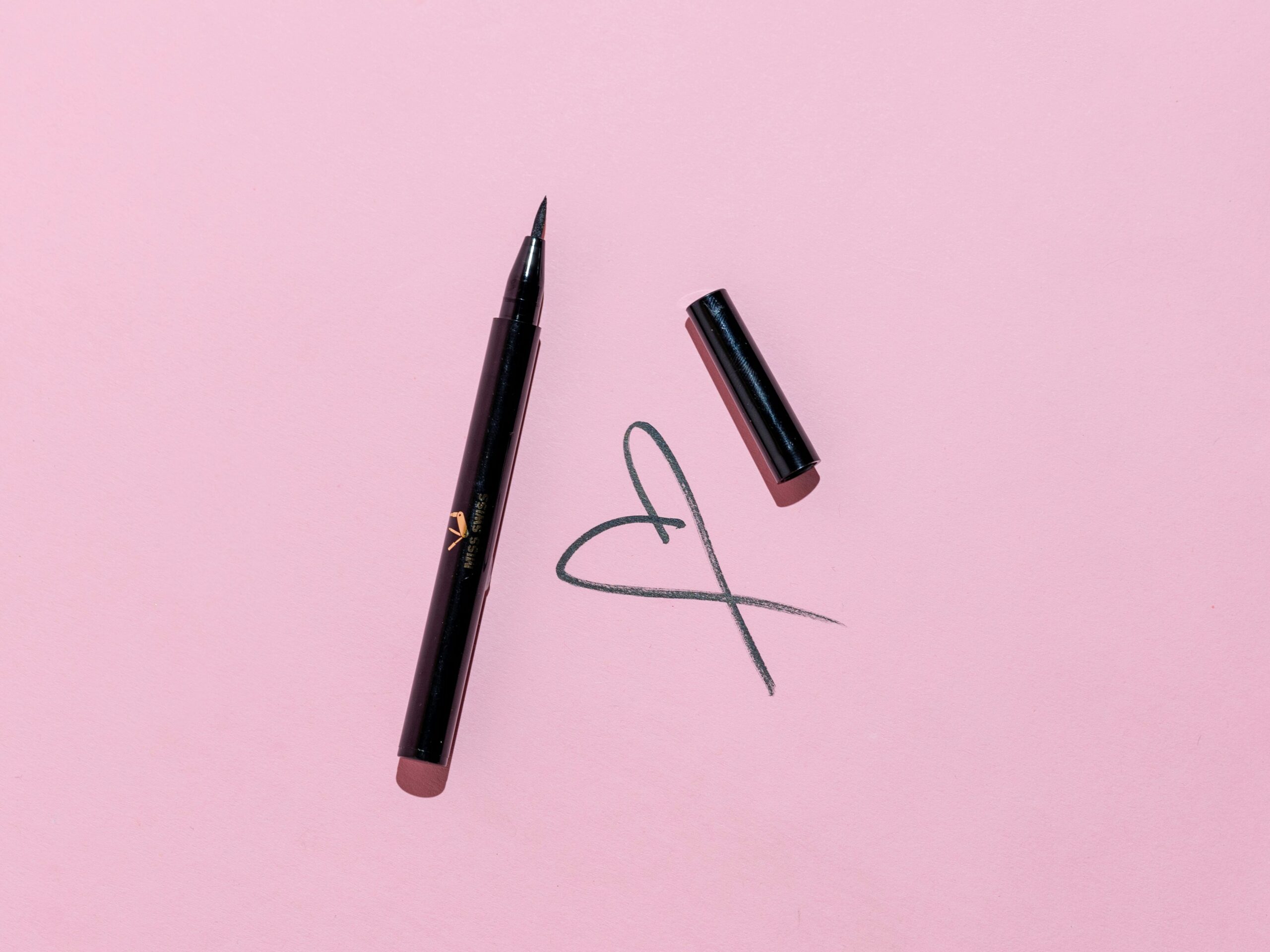Eyeliner untuk Pemula