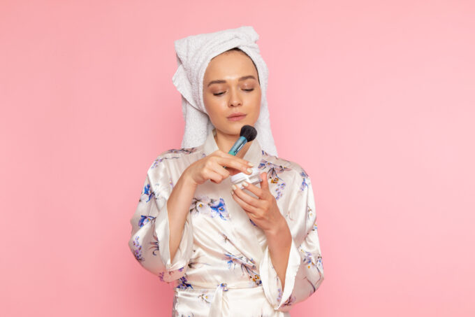 Hapus Makeup Sebelum Tidur