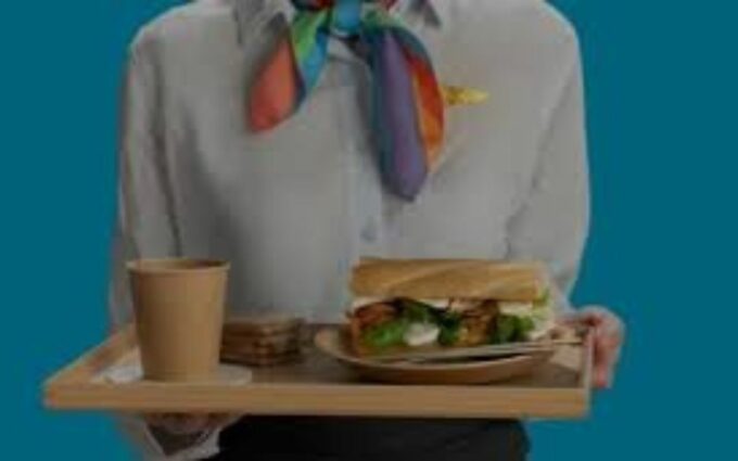 Jenis Makanan yang Tidak Dianjurkan Pramugari Pesawat untuk Dipesan