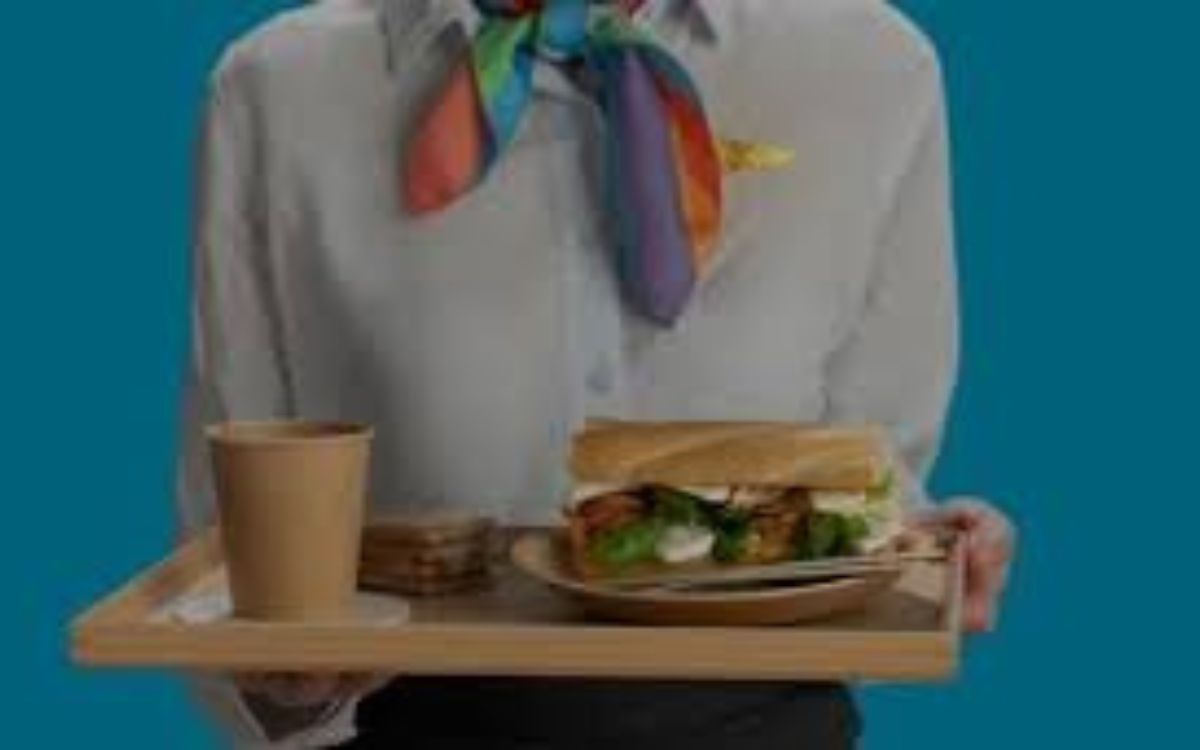 Jenis Makanan yang Tidak Dianjurkan Pramugari Pesawat untuk Dipesan