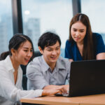 Menguak Rahasia Garis Tangan! Weton yang Paling Cocok Jadi Konten Kreator, Pengusaha, dan Seniman