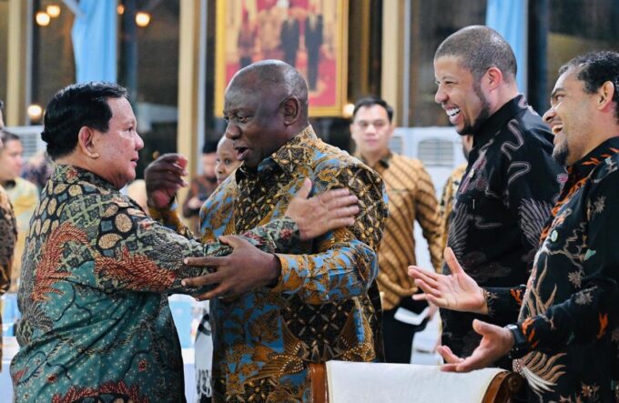 Presiden Prabowo menjamu Presiden Afsel, Matamela Cyril Ramaphosa di jamuan makan malam kenegaraan. Foto: BPMI Setpres/Laily Rachev