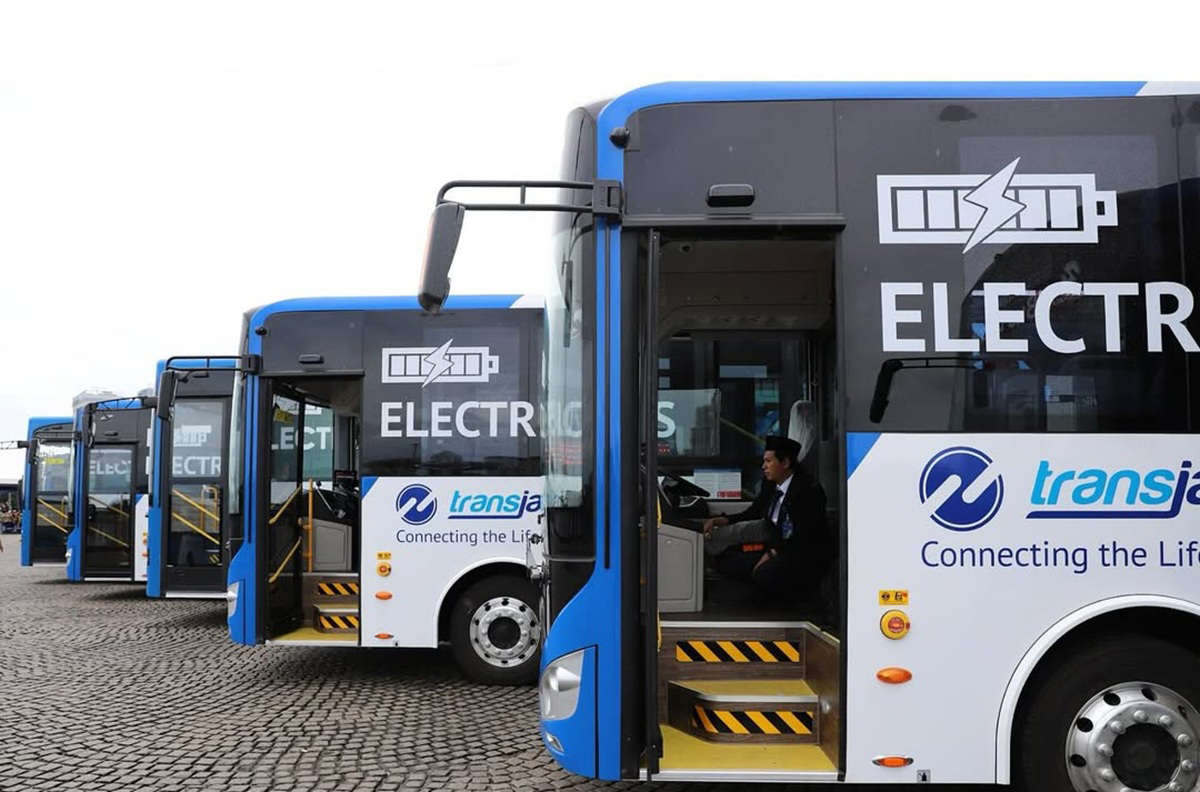 Pemprov DKI akan menerapkan penyesuaian tarif Transjakarta, setelah 20 tahun tak pernah naik.