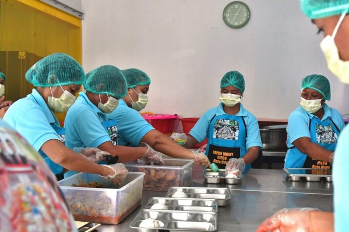 Dapur MBG dilarang dibangun dekat TPA dan kandang hewan. Foto: BPMI Setpres