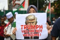 Warga Malaysia berdemo menolak kedatangan Presiden AS Donald Trump. Foto: CNA