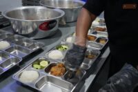 BGN melarang SPPG menggunakan bahan pabrikan dalam mengelola menu MBG. Foto: BGN