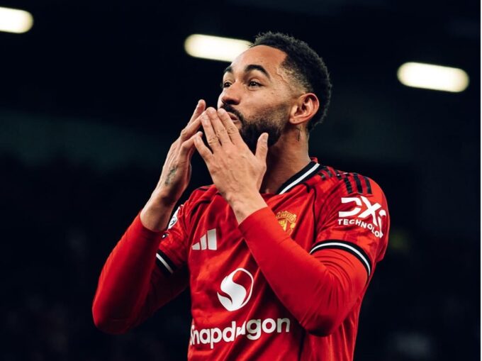 Manchester United bangkit