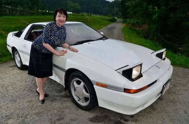 Sanae Takaichi dan Toyota Supra: Kisah Perempuan Pertama yang Pimpin Jepang dengan Mobil Ikonik