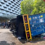 Truk Tangki Terbalik