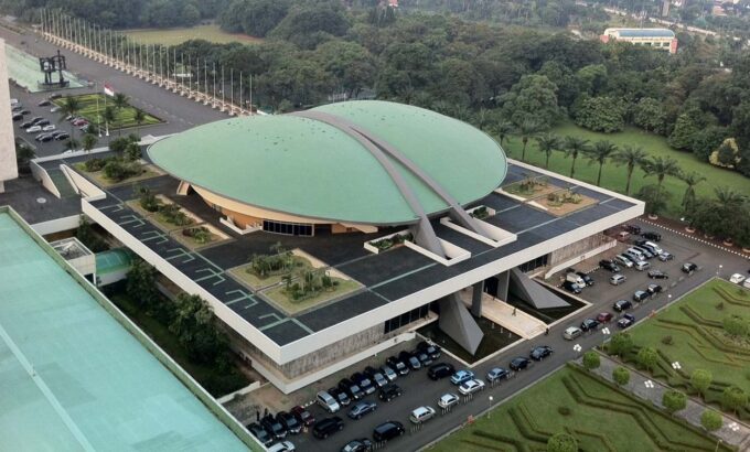 Tunjangan Pensiun Seumur Hidup Anggota DPR Digugat ke MK