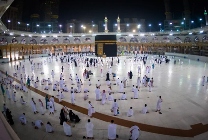 Pemerintah Indonesia melegalisasi umrah mandiri. Foto: Aljazeera