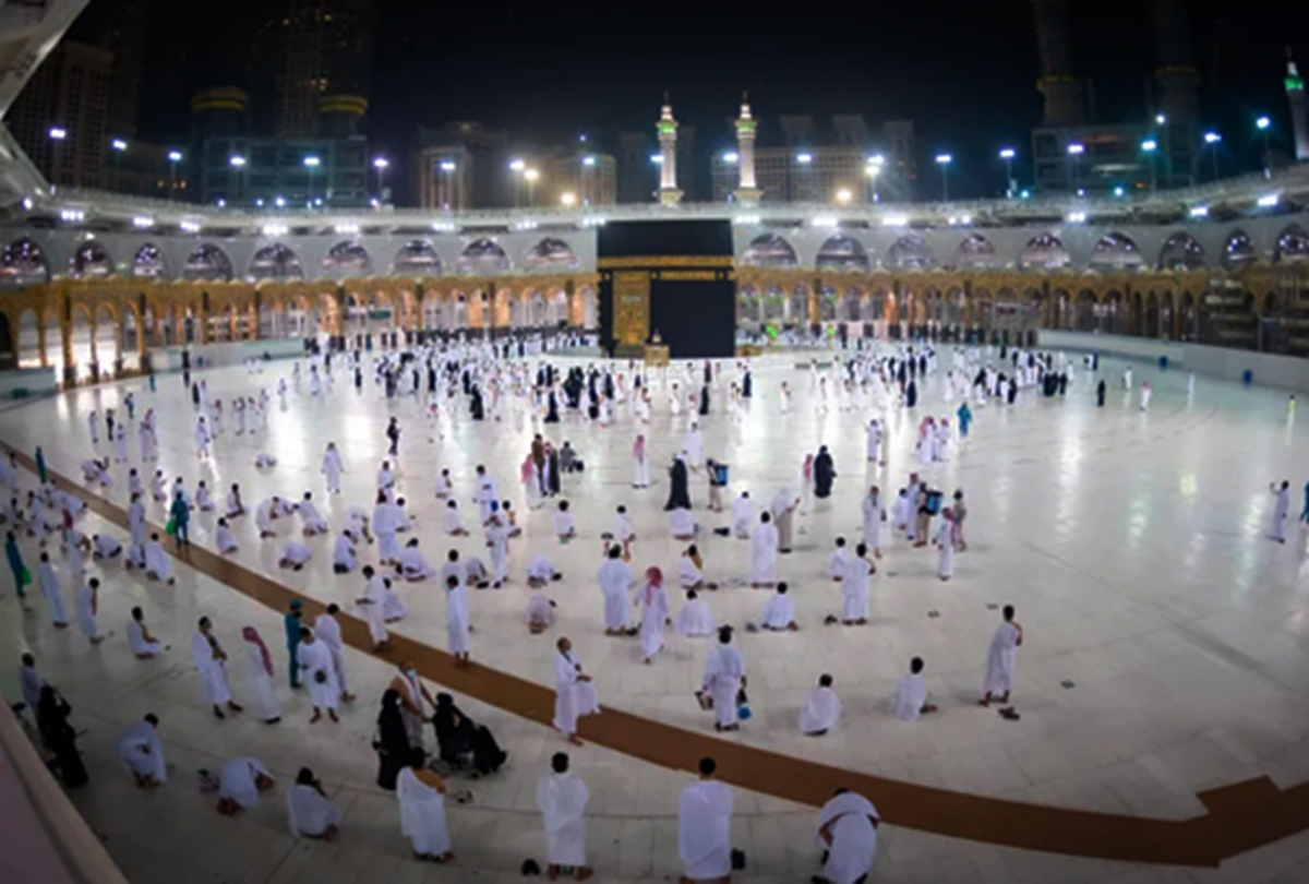 Pemerintah Indonesia melegalisasi umrah mandiri. Foto: Aljazeera