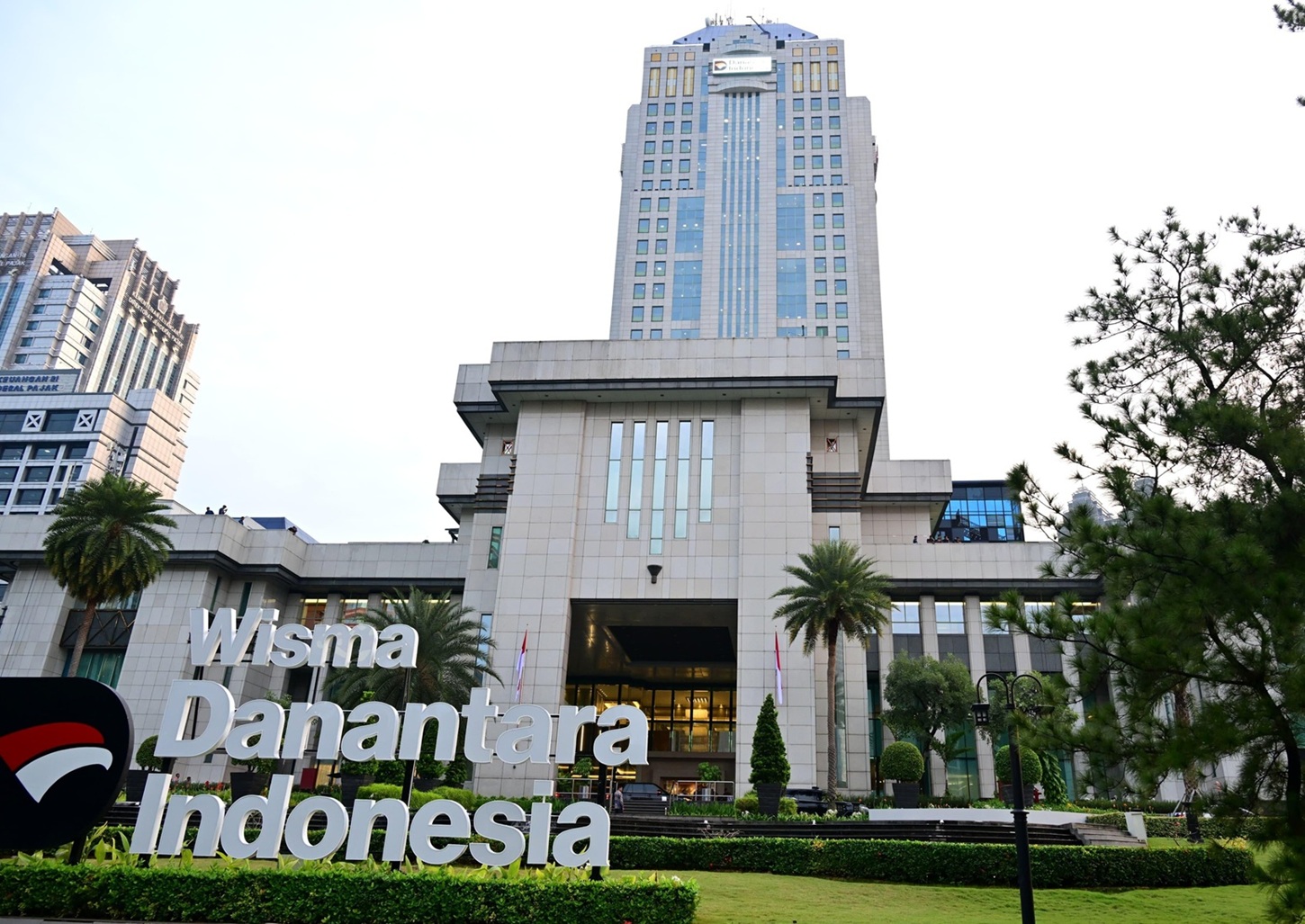 WNA DIREKSI BUMN, Danantara Pasang Badan