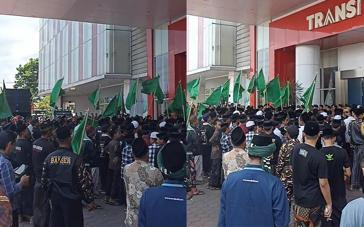 Transmart Jember di Geruduk Santri
