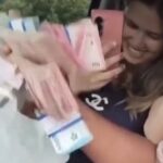 Istri Kades pamer uang