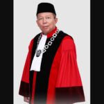 Aliansi Masyarakat Pemerhati Konstitusi melaporkan Hakim Konstitusi Arsul Sani ke Bareskrim Polri atas dugaan penggunaan ijazah doktor palsu.