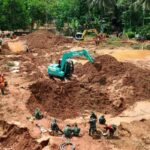 Kementerian PU kerahkan 15 alat berat untuk bantu penanganan tanah longsor di Cilacap. Foto: BNPB