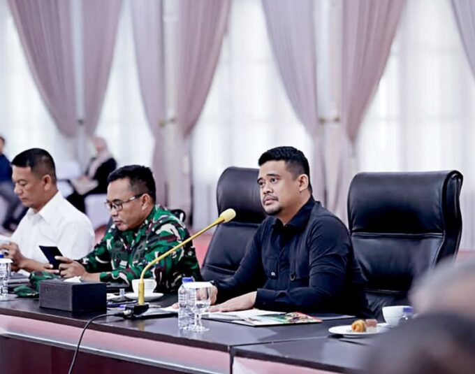 Gubernur Sumut, Bobby Nasution, menetapkan status Tanggap Darurat Bencana Banjir, Longsor, dan Gempa Bumi selama 14 hari (27 November - 10 Desember 2025). Status ini ditetapkan untuk mempercepat penanganan 48 korban jiwa dan 88 orang hilang akibat bencana.Foto:Pemprov Sumut