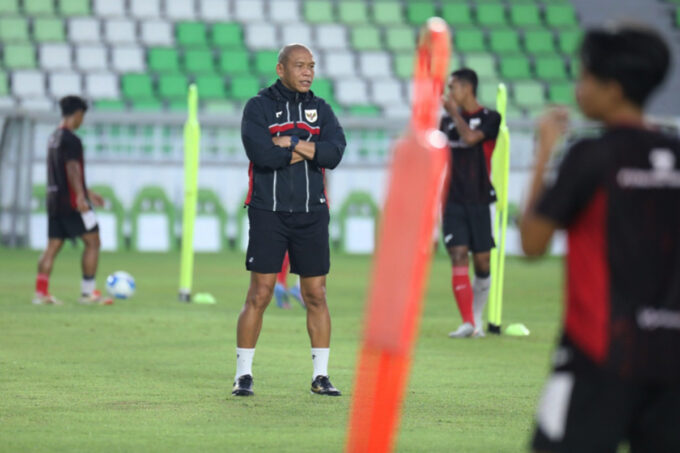 Pelatih Timnas U-17, Nova Arianto menyebut pemainnya masih lemah dalam kemampuan individu. Foto: PSSI