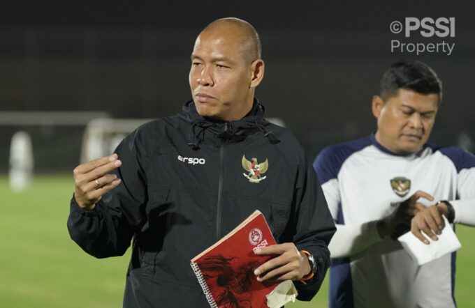 Pelatih Timnas U-17 Nova Arianto meminta anak asuhnya tampil agresif saat meladeni Honduras. Foto: PSSI