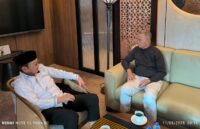 Dahlan Iskan bertamu ke rumah Burhanuddin Abdullah-FOTO HARIAN DISWAY-