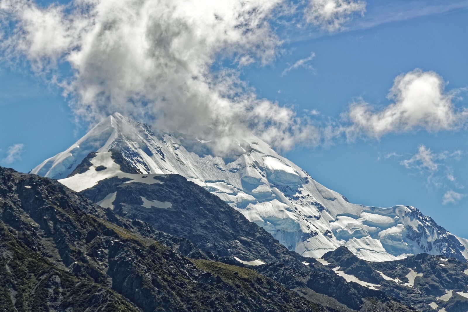 Dua Pendaki Tewas di Aoraki