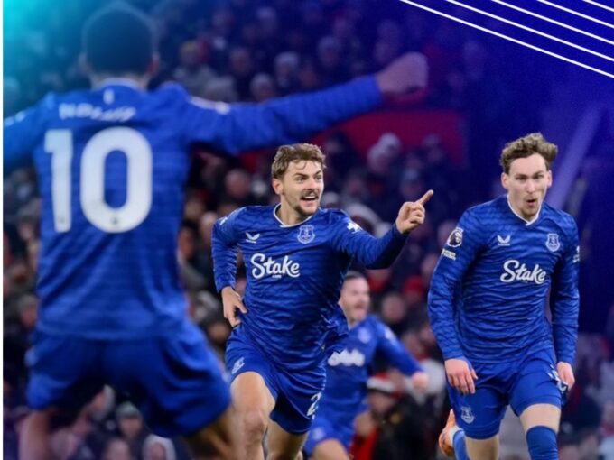 kemenangan Everton 10 pemain atas Manchester United