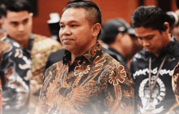 Penentuan Status Gubernur Riau