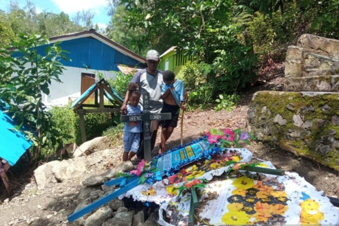 Makam Irene Sokoy, wanita hamil di Jayapura yang meninggal bersama bayi yang dikandungnya.