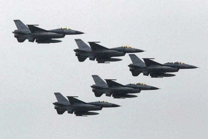 AS setuju menjual jet tempur ke Taiwan.