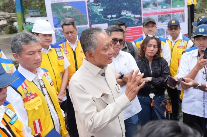 Menteri PU, Dody Hanggodo instruksikan percepatan penanganan longsor ruas Medan–Berastagi. Foto: Kemen PU