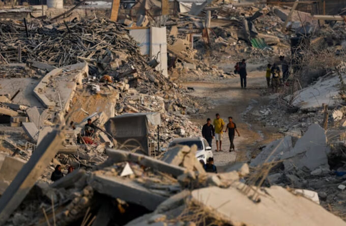 Dunia internasional menunggu mandat Dewan Keamanan PBB untuk mengirim pasukan ke Gaza.