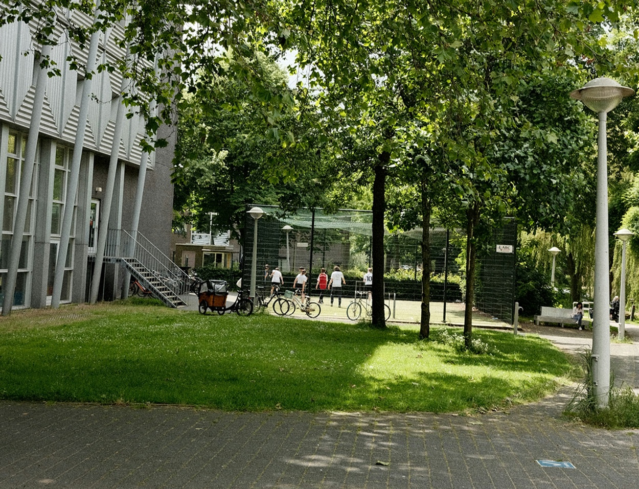 penembakan institusi pendidikan Oakland