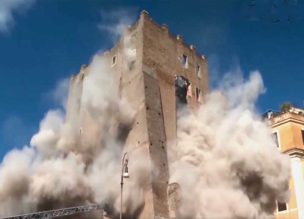 Runtuhnya Torre dei Conti