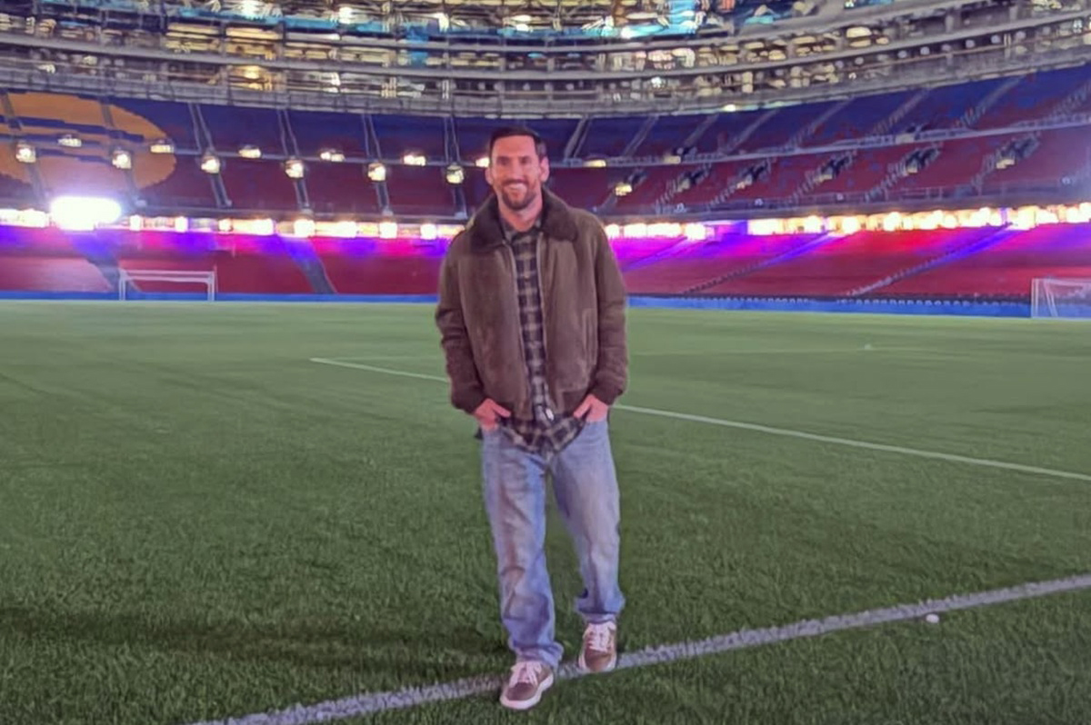 Megabintang Argentina, Lionel Messi kembali menginjakan kaki di Camp Nou. Foto: @leomessi