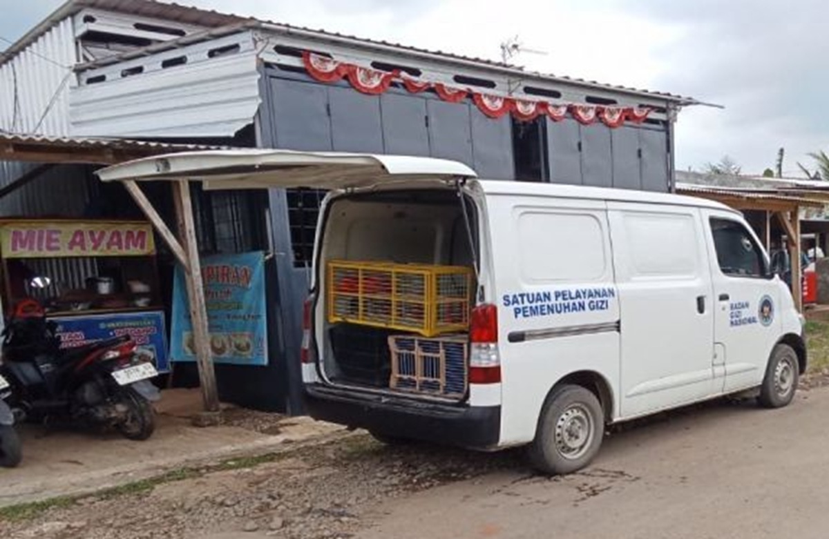 Mobil SPPG di Batang dipakai mengangkut sangkar burung.