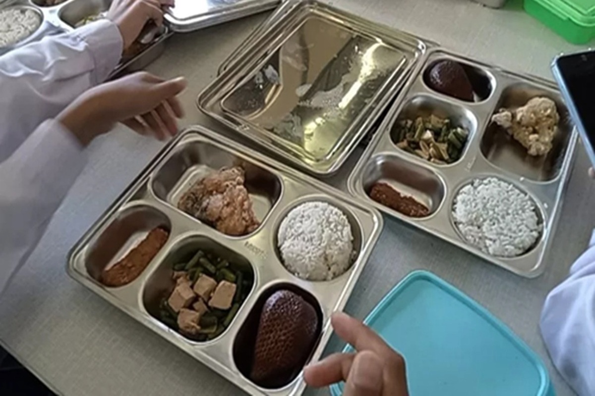 Pemerintah akan larang pabrik besar suplai menu MBG.