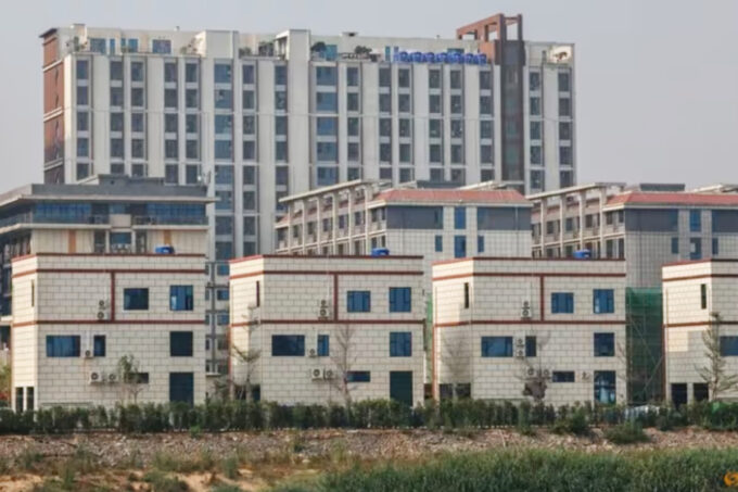 Gedung pusat penipuan di Myanmar yang pekerjakan ribuan warga negara asing.