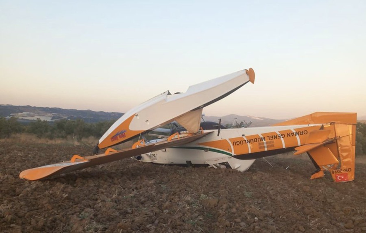 Pesawat Pemadam Kebakaran Turki Jatuh