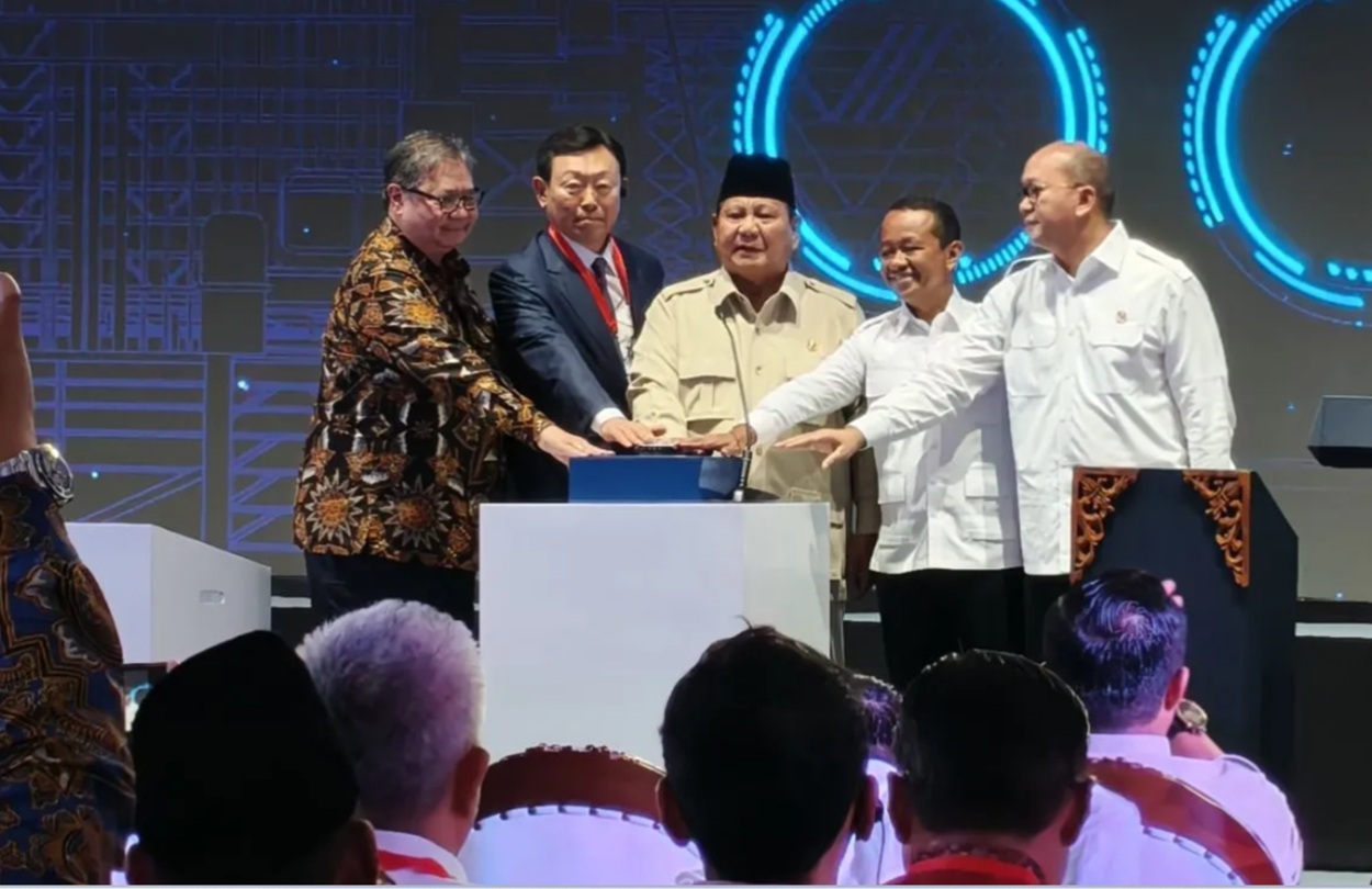 Prabowo Resmikan Lotte Chemical