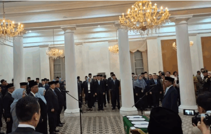 Andra Soni Lantik Pejabat Banten