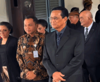Sri Sultan Hamengkubuwono X Melayat Paku Buwono XIII