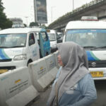 Masyarakat kerap mengeluhkan sopir JakLingko yang ugal-ugalan.