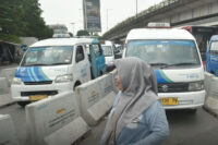 Masyarakat kerap mengeluhkan sopir JakLingko yang ugal-ugalan.