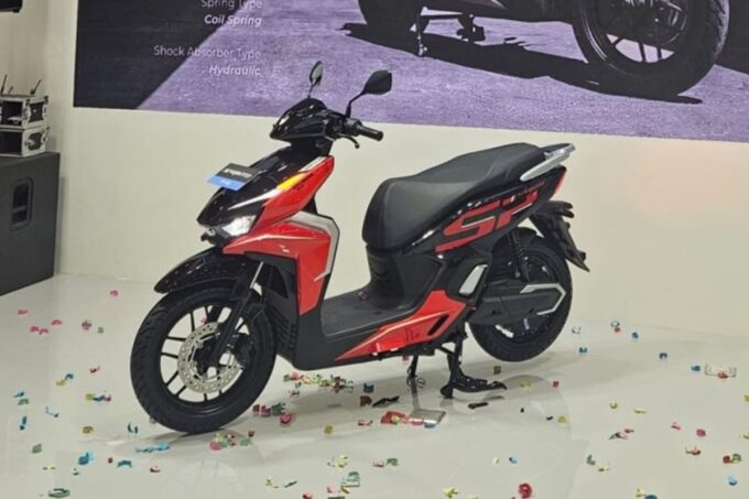 Indomobil luncurkan skuter listrik Sprinto pada pameran Gaikindo Jakarta Auto Week (GJAW) 2025.